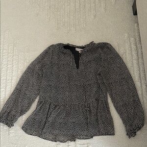 Women's Black and White Floral blouse. Size small.